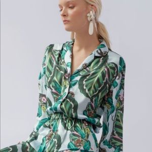 Lobo Rosa Amazonas shirt size Small